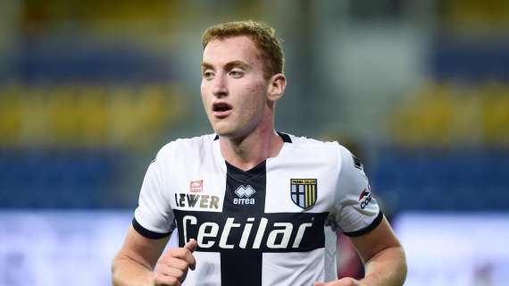 Parma, vittoria di rigore contro il Napoli: 2-1 dagli undici metri firmato da Caprari e Kulusevski