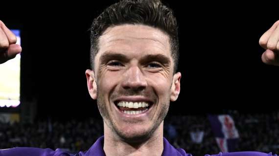 Fiorentina, Gosens accoglie Dzeko: "All'Inter faceva la differenza, ho ritrovato un grande amico"
