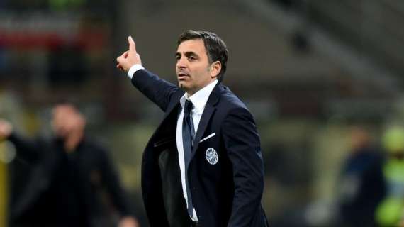 Verona, Pecchia a sorpresa dopo la vittoria rotonda sul Milan: "Con l'Inter avevamo fatto molto meglio"