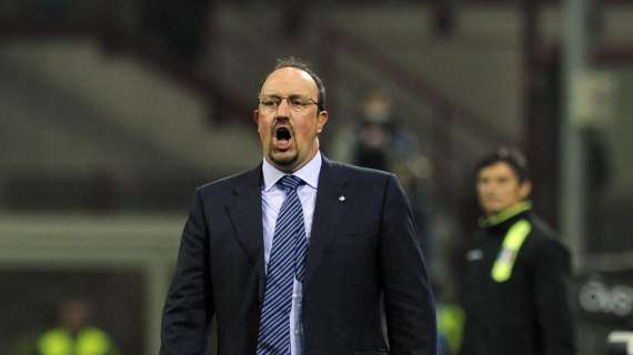 Benitez: I wear glasses, no handcuff. Milito will be back soon
