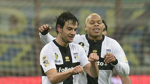 Il Napoli non ferma il Parma: c'è l'aggancio all'Inter