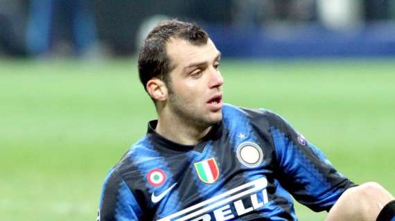 Pandev sbaglia, ma il gruppo è tutto al suo fianco