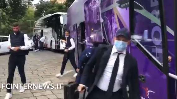 VIDEO - Verso l'Inter, Fiorentina arrivata al Westin Palace di Milano: le immagini