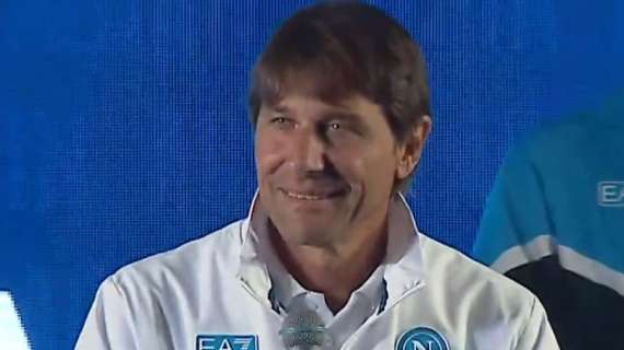 Napoli, Conte: "Bello rivedersi con uno Scudetto sulla maglia. È stato qualcosa di incredibile"