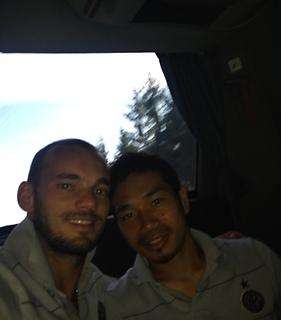 FOTO - Sneijder si prepara al match... con Nagatomo!