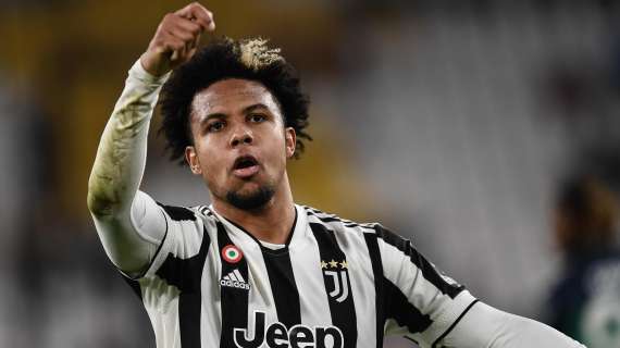 Juve, Allegri perde due pezzi: lesione capsulare della spalla per McKennie, Aké fuori per circa due mesi 