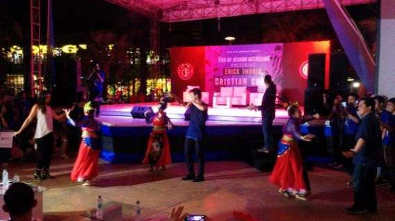 FOTO - Thohir e Chivu ballerini alla festa dell'Inter Club