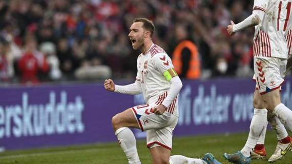 Eriksen, ritorno da sogno al Parken: fascia da capitano stretta al braccio e rete del 3-0 in Danimarca-Serbia