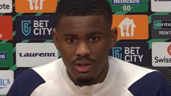 UFFICIALE - Hato, l'Inter per ora è lontana: il difensore ha rinnovato con l'Ajax fino al 2028