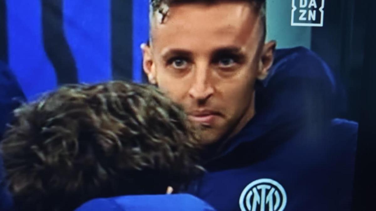 La 'BordoCam' di Inter-Juve - Mkhitaryan a Frattesi: "Non c'è il giallo su Kalulu". E la faccia del compagno dice tutto