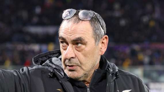 Lazio, grana mercato bloccato ma Sarri resta allenatore: "Il Comandante attaccato ai nostri colori"