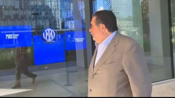 VIDEO - L'agente Giovanni Branchini è arrivato nella sede dell'Inter