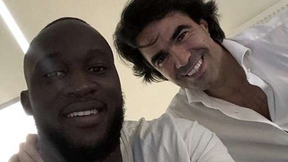 Lukaku, foto con Pastorello e messaggio: "Soon to be continued"