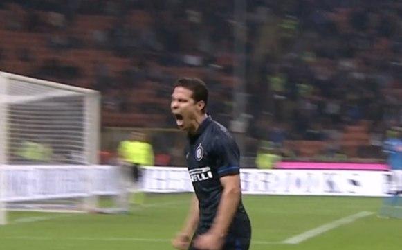 VIDEO - Inter-Napoli, Hernanes ricorda l'esultanza dopo il 2-2: "La capriola più bella di sempre"