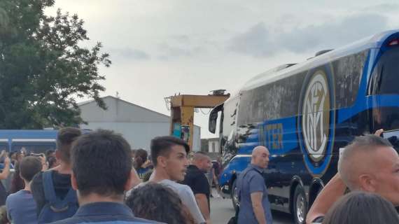 FOTO - L'Inter è arrivata a Lecce, domani sfida al Lione: tutte le immagini