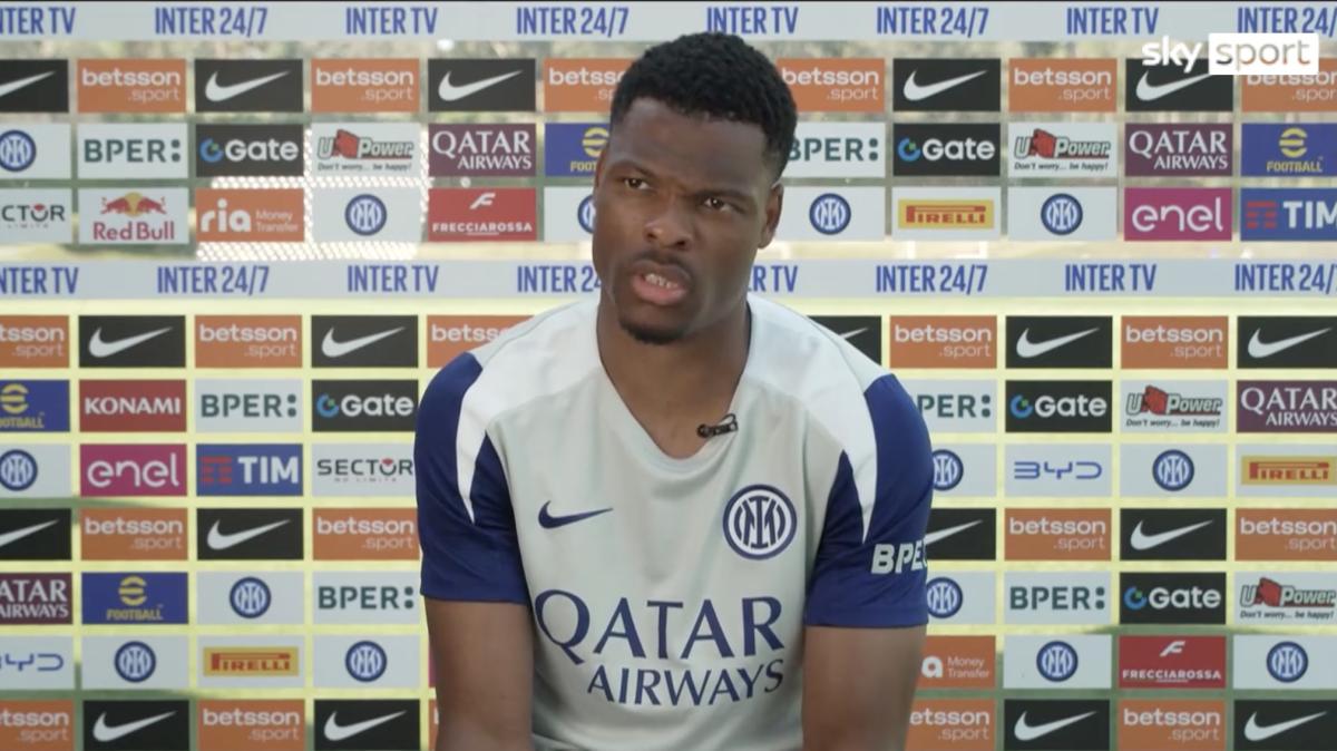 Dumfries: "Scudetto e Coppa Italia, vogliamo il double. L'Inter è come una famiglia, sono molto contento qui"