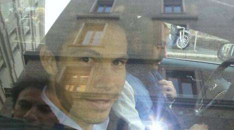 FOTO FcIN - Hernanes a Milano: pollice alto per lui