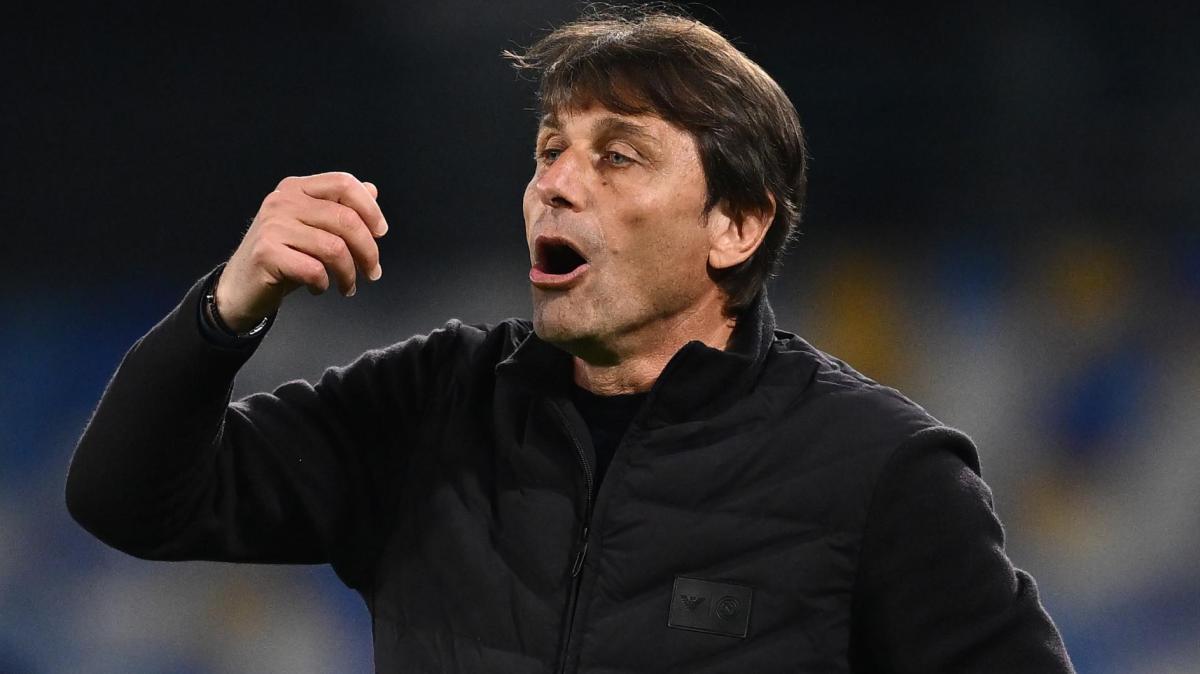 Napoli, Conte: "Più in alto arriviamo e più lustro darà allo Scudetto dell'Inter"