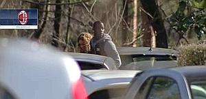 FOTO - Balotelli, multa poi Milanello... con fidanzata!