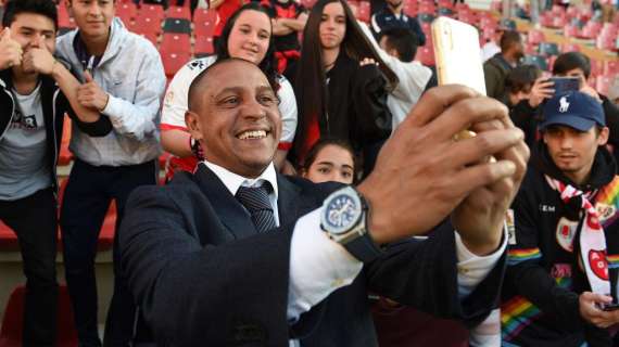 Roberto Carlos spegne oggi 48 candeline, l'Inter festeggia "uno dei migliori esterni sinistri del mondo"