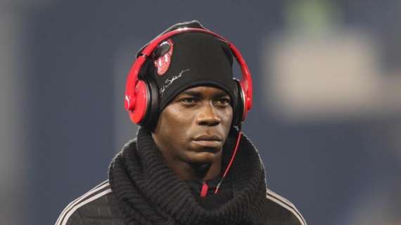 Balotelli, flashback interista: "Quando potevo imparare da un fantastico giocatore come Figo" 