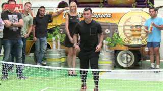 VIDEO - Medel di nuovo in forma, palleggi e calcio-tennis in Cile: "Sto tornando"