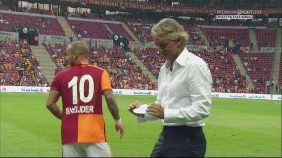 Pizzino di Sneijder a Mancini: sopra ci sono...