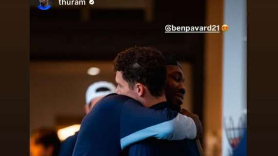 Abbraccio nerazzurro nel ritiro della Francia. Thuram con gli occhi a cuori in compagnia di Benji