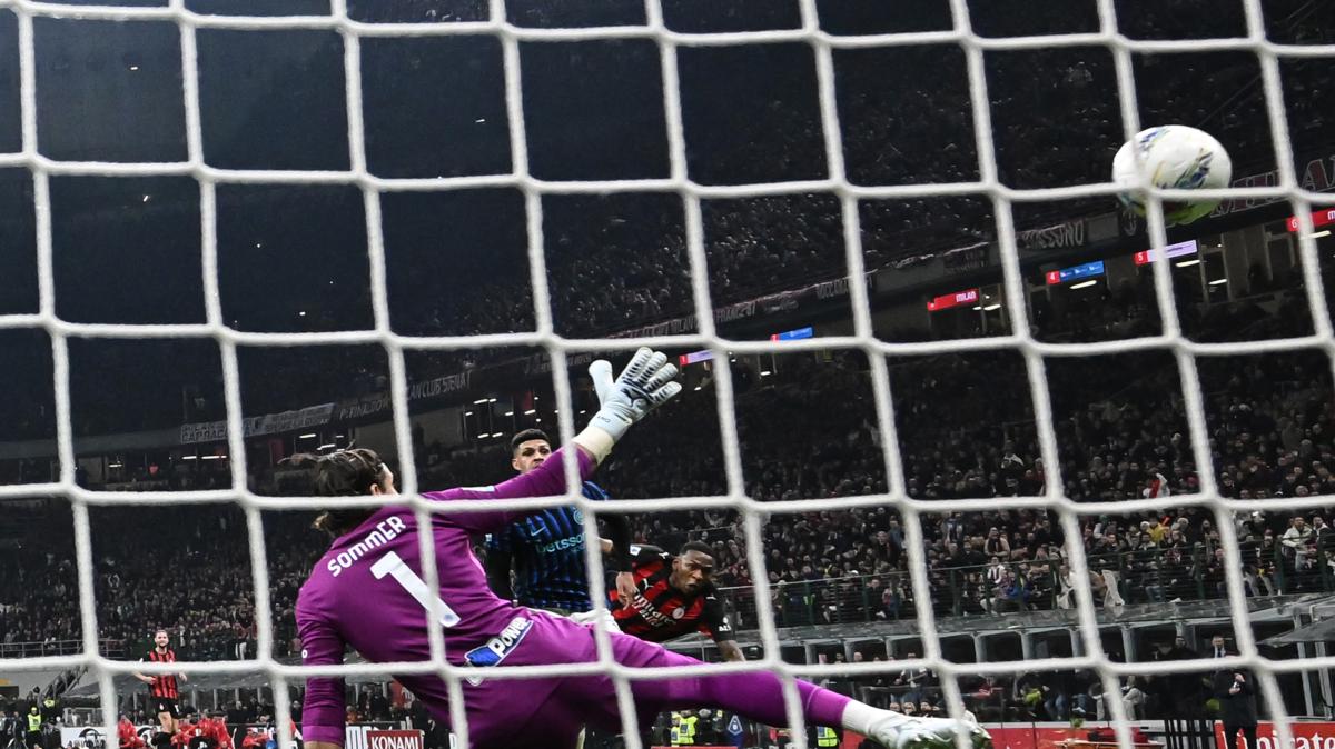 Milan-Inter, Fischio Finale - A San Siro vige la regola del 7: altro derby rossonero, Chivu vede Allegri nello specchietto retrovisore