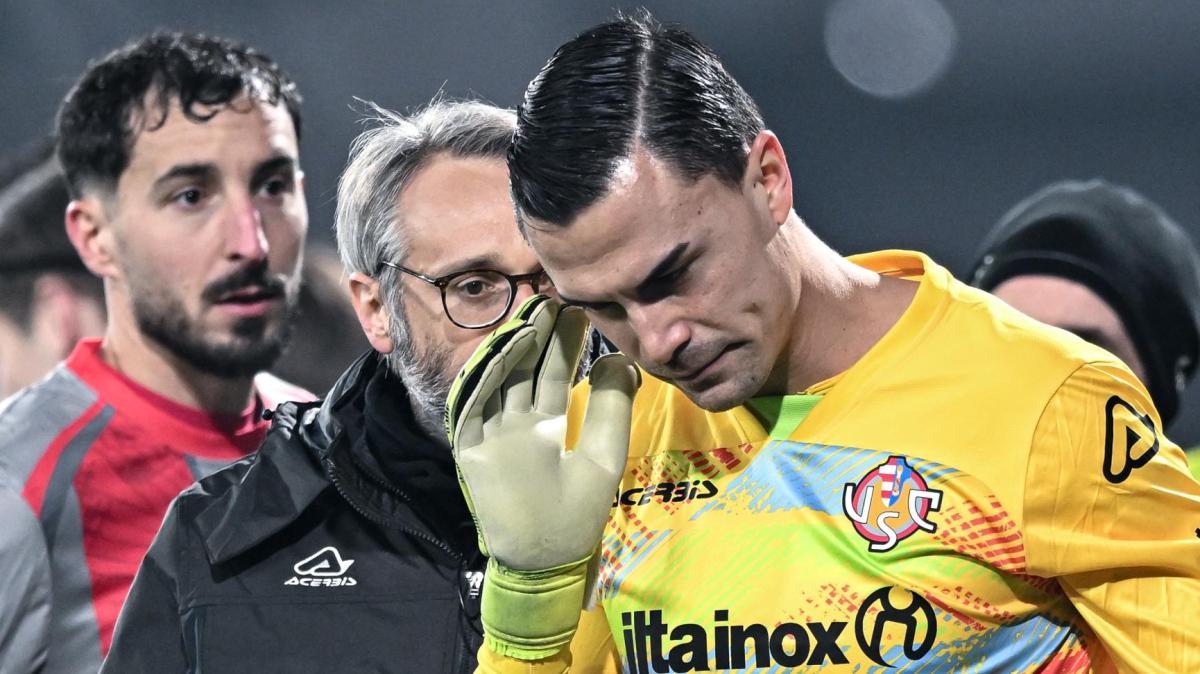 Non è in pericolo di vita il 40enne che ha lanciato il petardo contro Audero: può essere dimesso a giorni