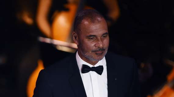 Pallone d'Oro, la serata di gala a Parigi il 22 settembre: Ruud Gullit e Kate Scott saranno i cerimonieri 