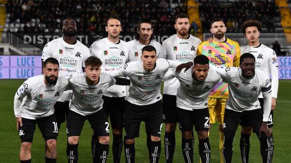 Lo Spezia pareggia 1-1 a Bari dopo l'iniziale vantaggio. Pio Esposito in campo per 84'  