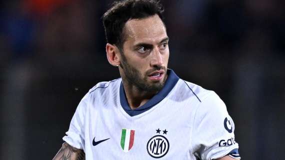 Calhanoglu-Fenerbahce, prime conferme: Mourinho spinge e offre la fascia da capitano. Offerta in arrivo? 
