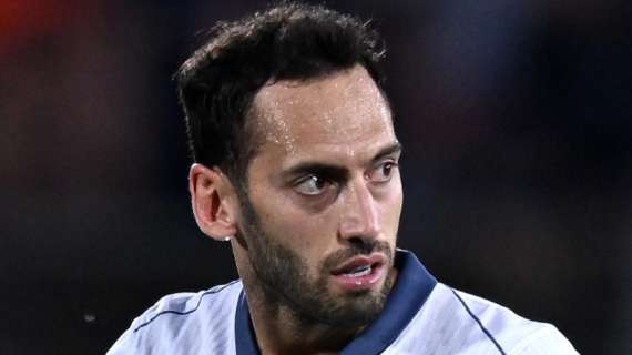 TS - Calhanoglu, c'è una fiducia da riconquistare. Il Fenerbahçe? Una manovra "presidenziale"