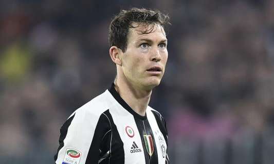 Lichtsteiner: "Io vicino all'Inter? Meglio non parlarne"