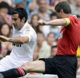 VIDEO - Luis Figo, classe intatta: guarda che gol!