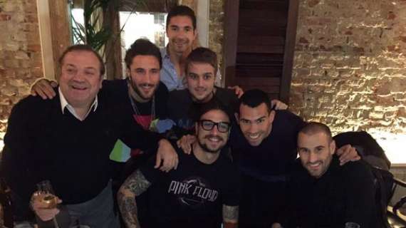 Osvaldo, compleanno a tinte Boca. Con lui Rodrigo Palacio, Carrizo e un ospite inatteso: Carlos Tevez