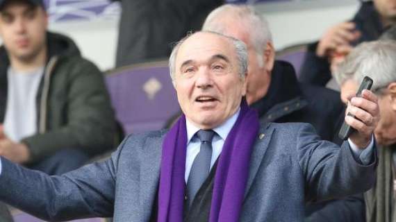 Fiorentina, la spinta del patron Commisso: il presidente nel ritiro di Milano