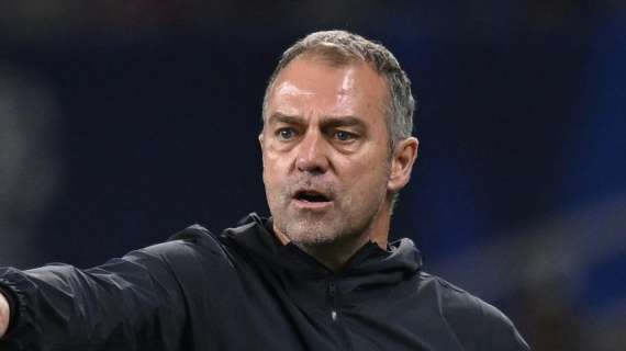 La UEFA 'grazia' il tecnico del Barcellona Hansi Flick: tolta la squalifica per i fatti di San Siro