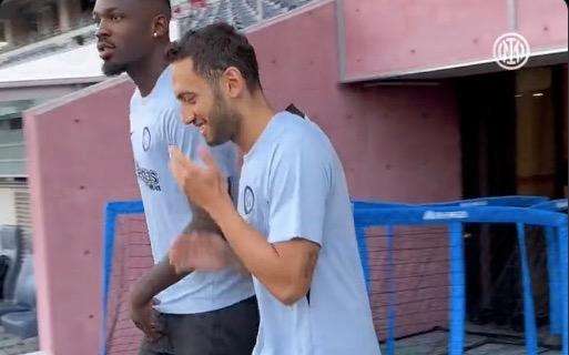 VIDEO - L'Inter sbarca in Giappone, il club: "Primo allenamento a Osaka"