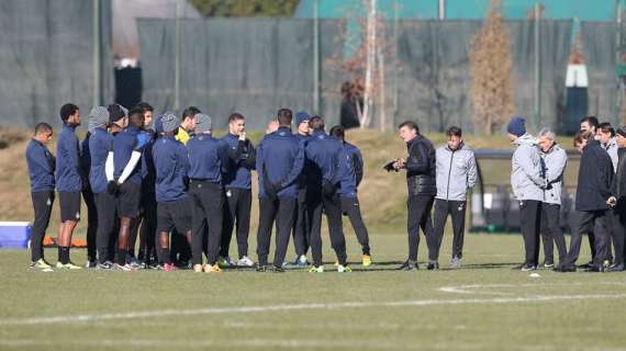 FOTO - Mazzarri parla alla squadra: tutti a rapporto