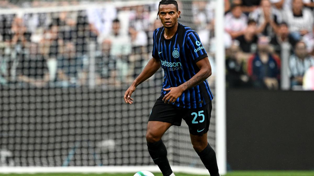 InterNazionali - Akanji (ammonito) in campo 90' nella vittoria della Svizzera contro la Svezia