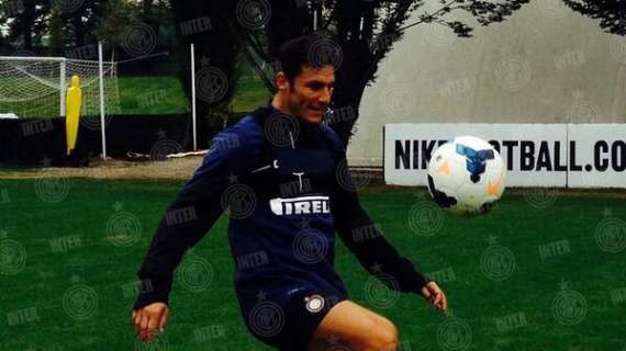 FOTO - Inter al lavoro. Anche Zanetti col gruppo