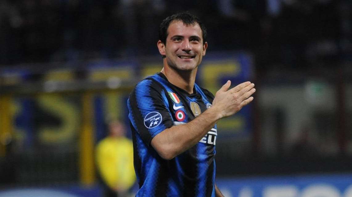 Stankovic compie 44 anni, l'Inter lo ricorda: "Un mix di talento, grinta e tecnica"