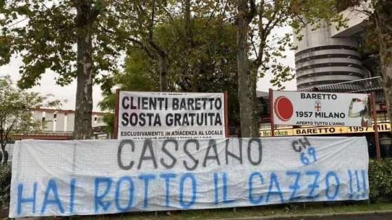 Cassano punge ancora l'Inter, la Curva Nord ribatte: striscione contro l'ex attaccante a San Siro