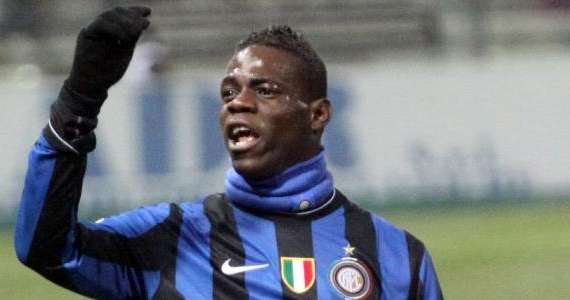 Balotelli-City, fumata nera con Raiola. L'agente: "Nessun accordo"