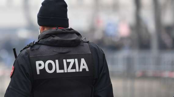 Blitz mattutino della Polizia nell'albergo dei giornalisti serbi: si cercavano gli ultras della Stella Rossa