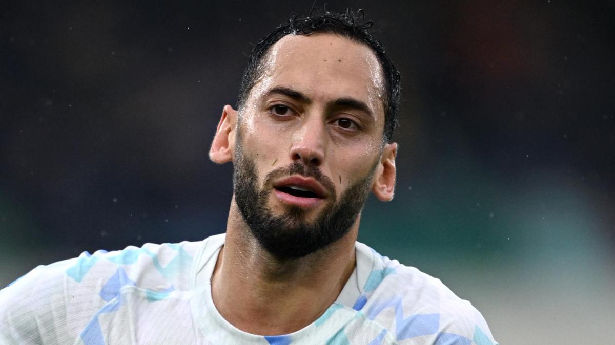 FIFA The Best, Calhanoglu rende onore ai vincitori di Monaco: votati 3 giocatori del PSG