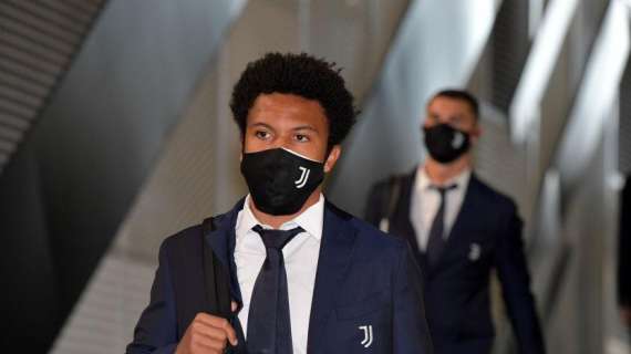 Juve, festa serale a casa McKennie: intervengono i Carabinieri. Presenti anche Dybala e Arthur