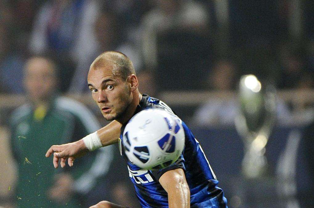 Sneijder si allena con la squadra